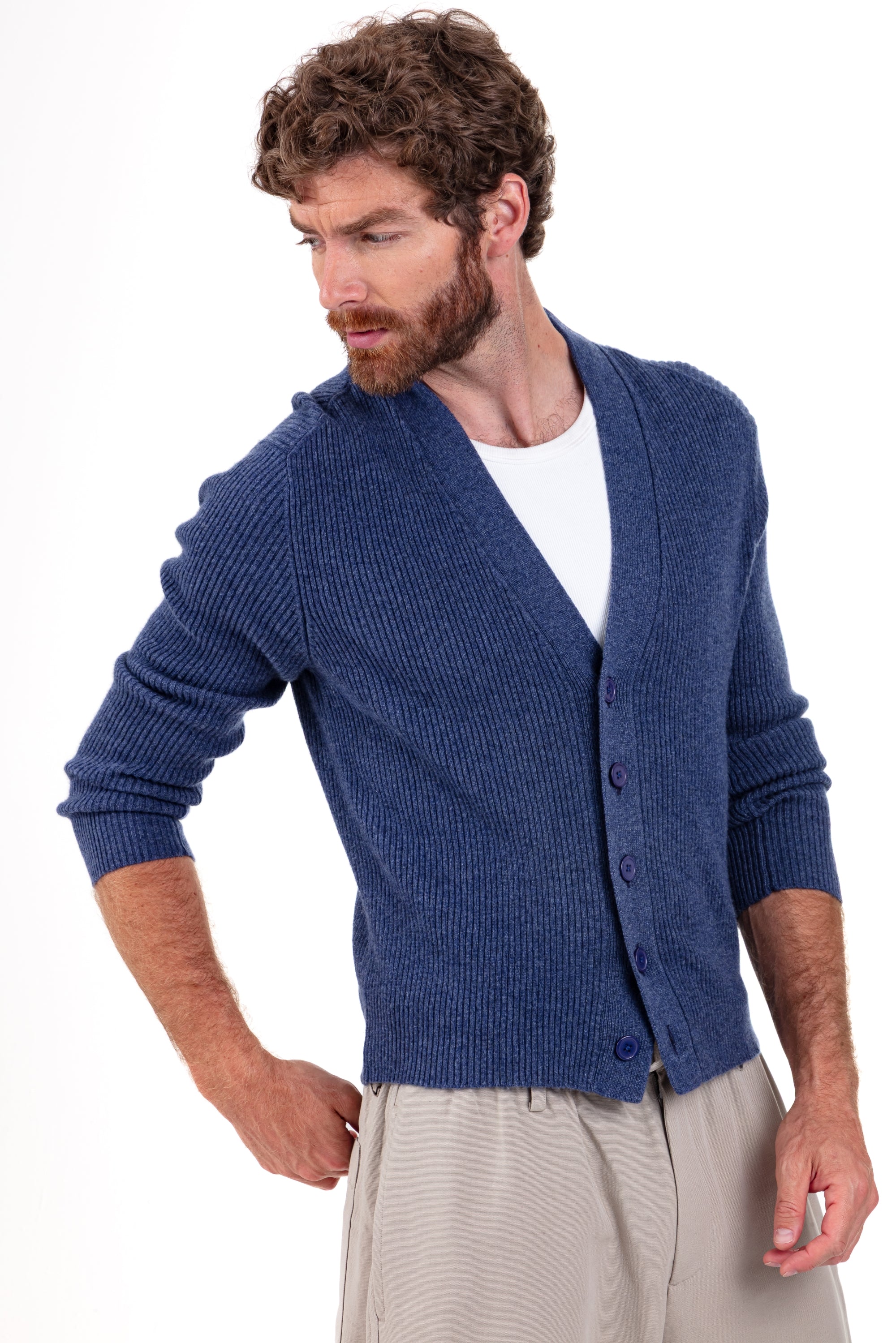 Cardigan in kasjmier, 100% kasjmier, heren, V-hals, knoopsluiting, rechte snit, lange mouwen, normaal / 2 en 4 draden, geribd, Mahogany