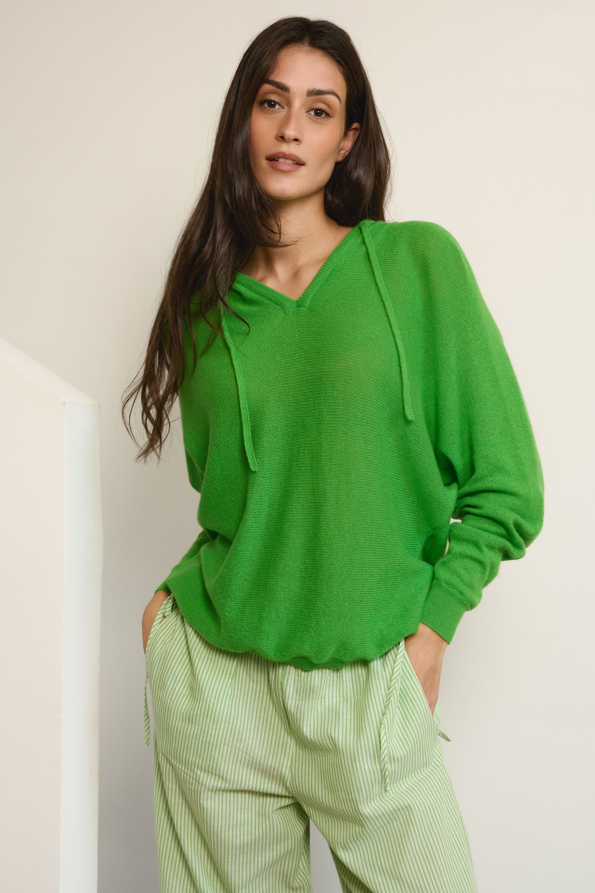 Sweatshirt in kasjmier, 100% kasjmier, dames, capuchon, oversized pasvorm, lange mouwen, fijn, , Mahogany