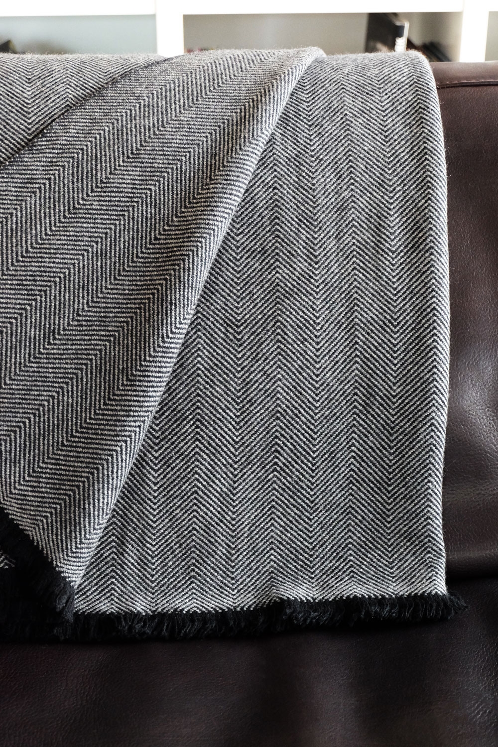 Kasjmier accessoires plaids erable 130 x 190 zwart grijs gemeleerd 130 x 190 cm